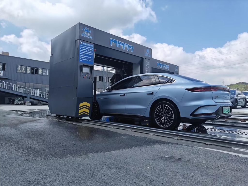 New Builted Two Rollover Car Wash Station In BYD 4S store