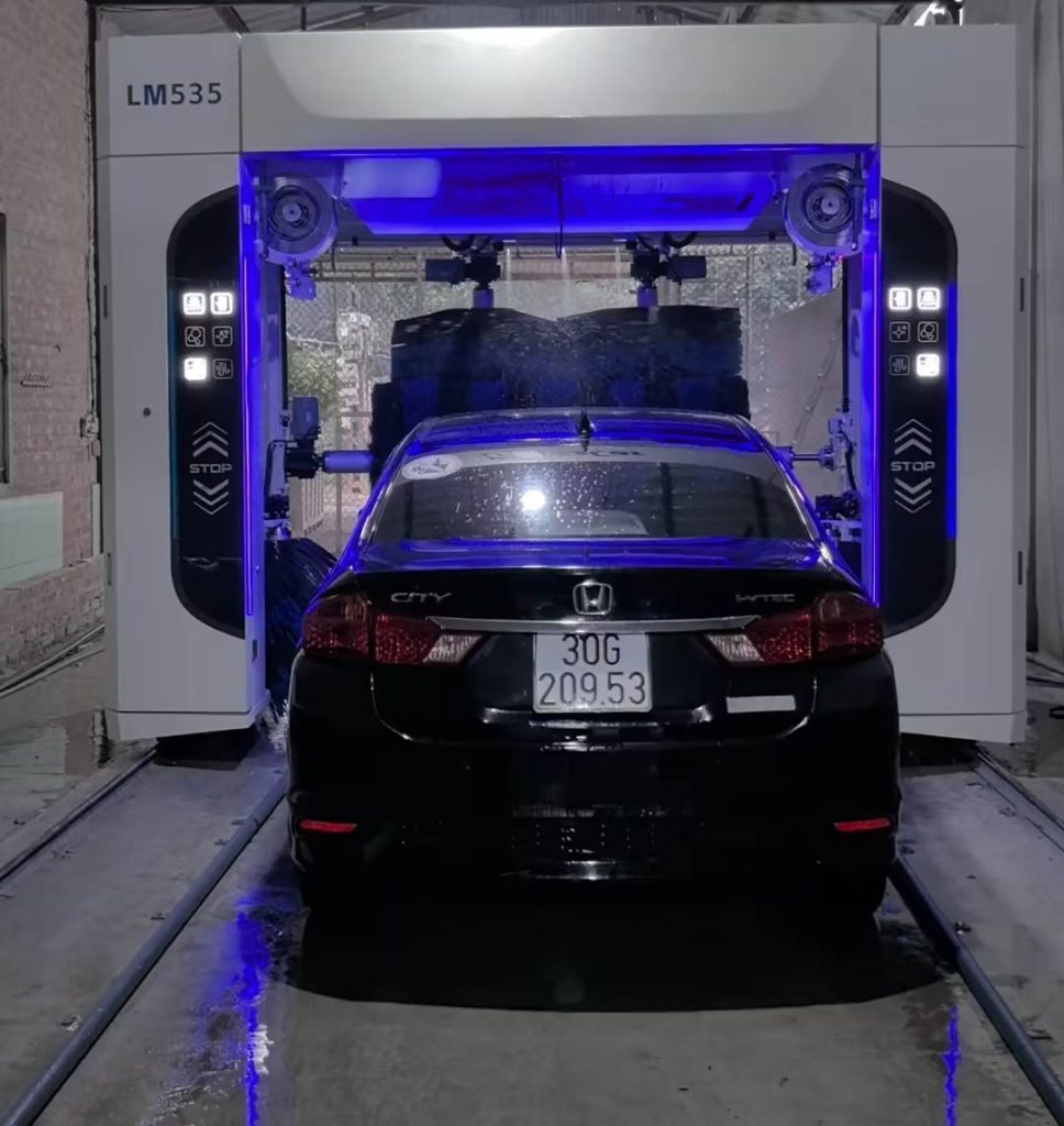 Hey, in Vietnam! The Mattias M-LM535 Gantry Car Wash has arrived.