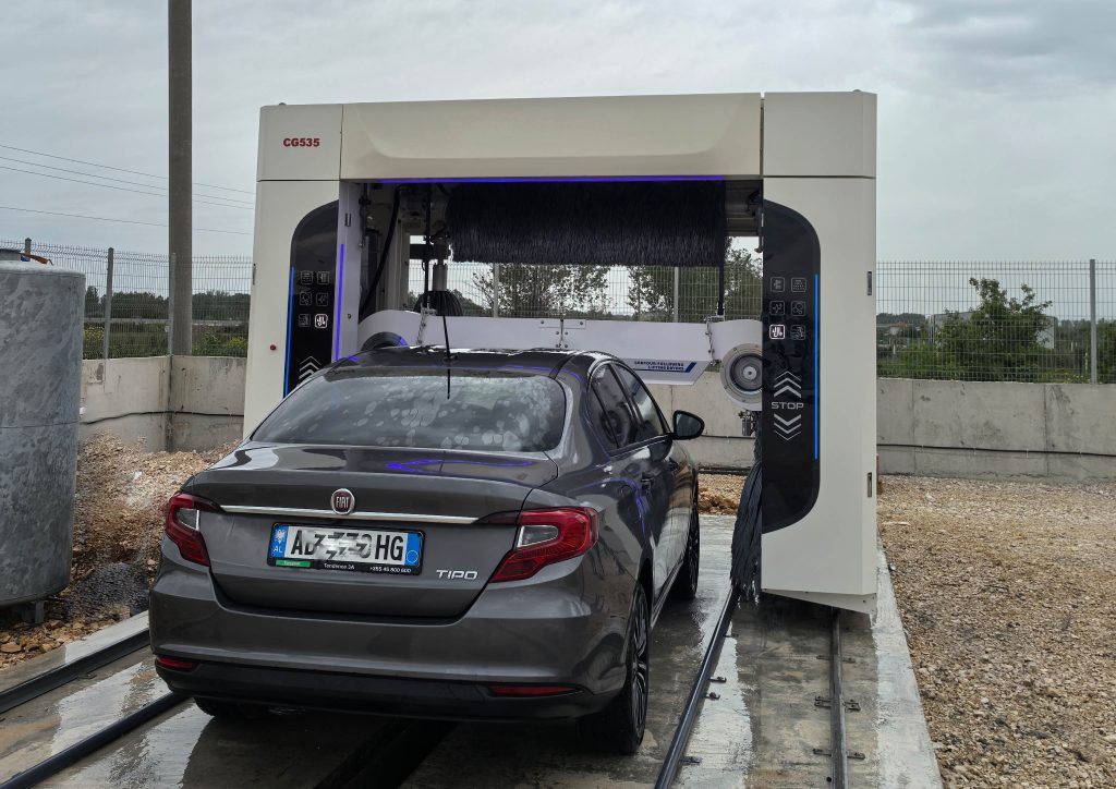 Mastering the Selection of A Premium Gantry Automatic Car Wash Machine for Your Business 1 Case study- Albanian petrol station chooses to install M-LM535 gantry automatic car washer